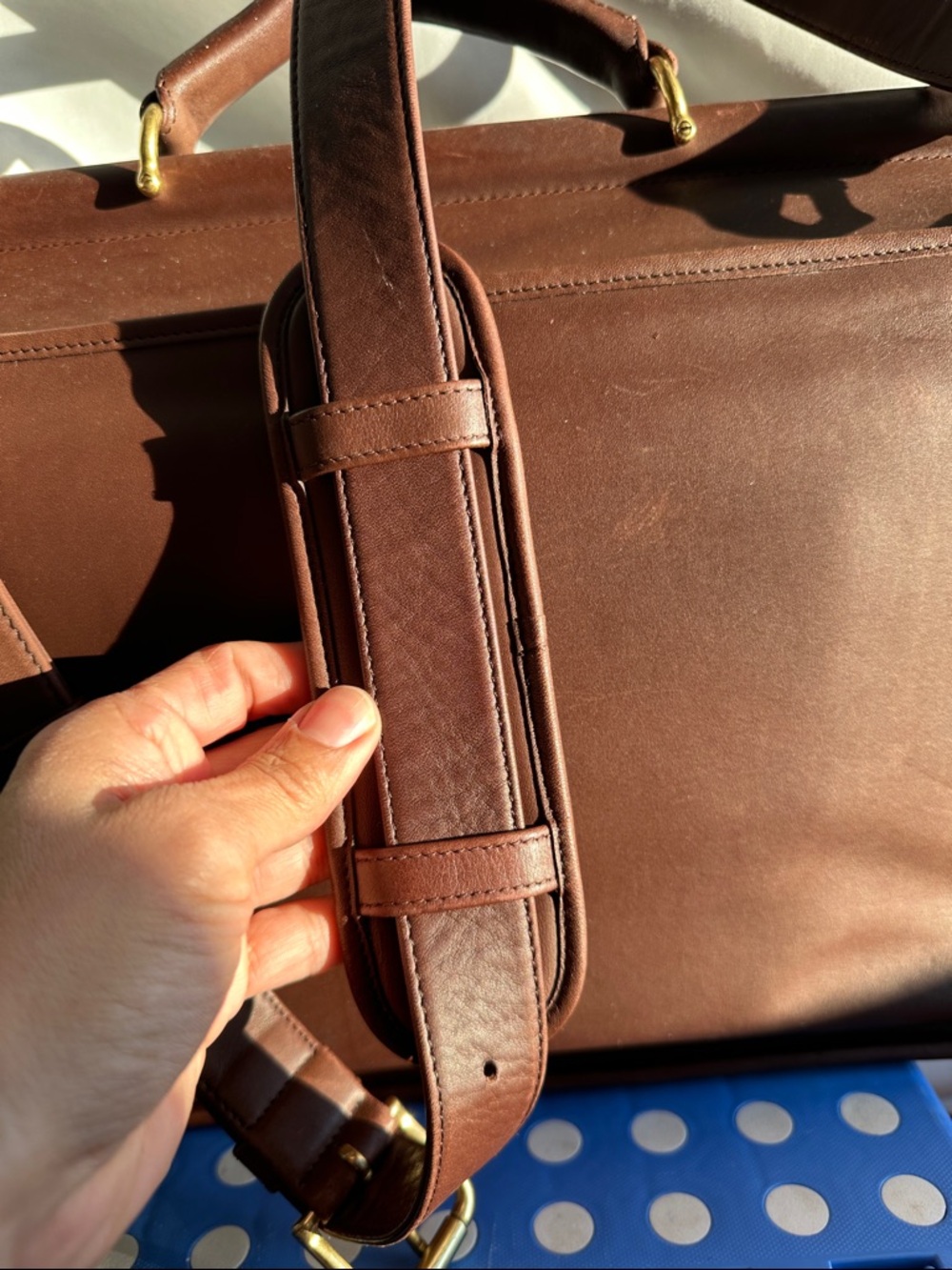 Vintage Coach Field Bag, Style 0594, in Mahogany - Picture 7 of 15